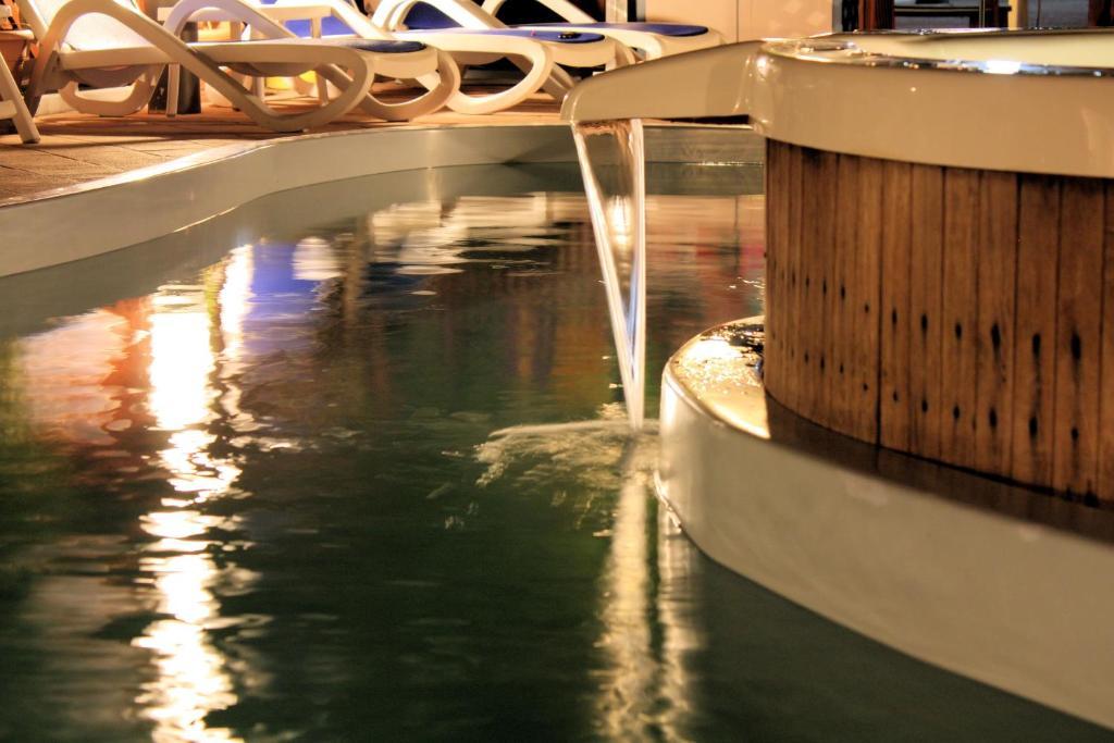 Hotel Bellerofonte Rimini Bagian luar foto