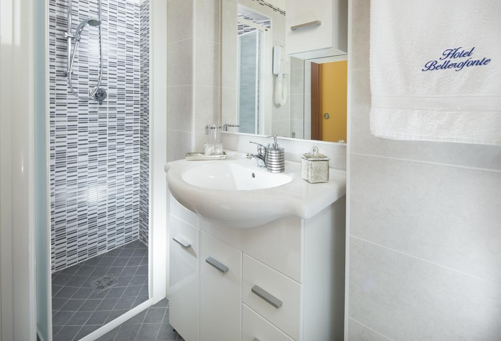 Hotel Bellerofonte Rimini Bagian luar foto