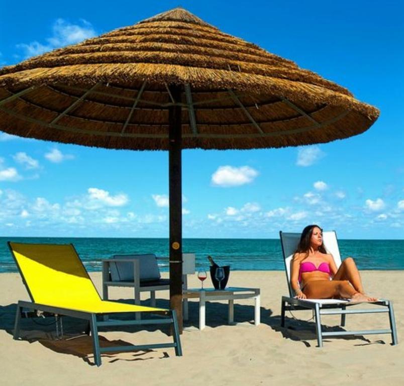 Hotel Bellerofonte Rimini Bagian luar foto
